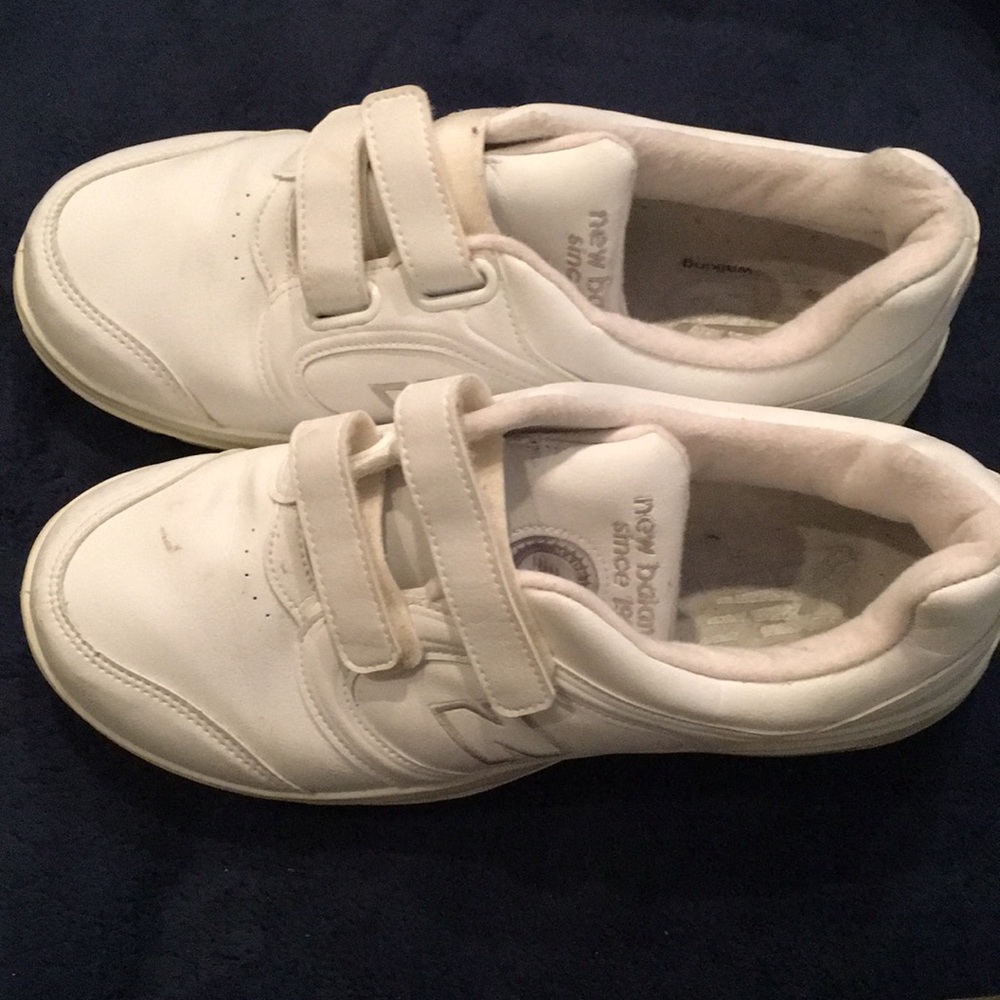 New Balance sneakers with Velcro closure